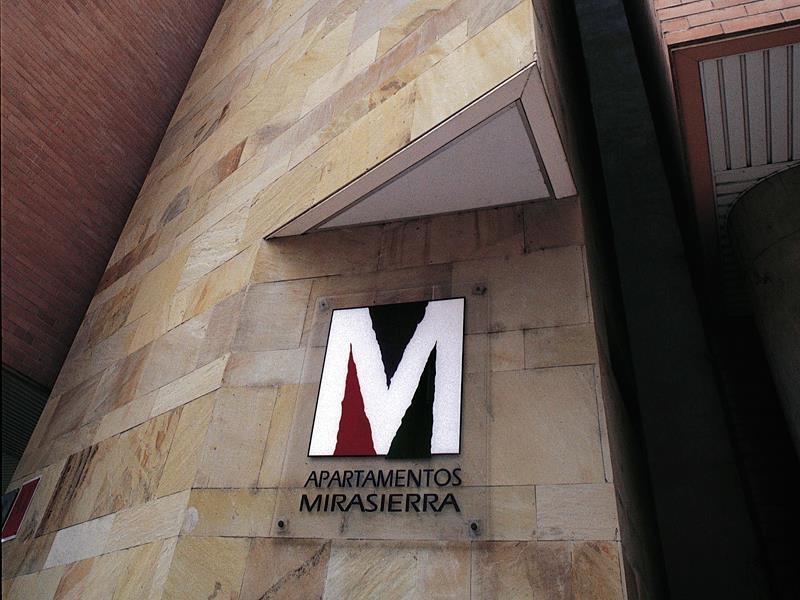 Suites Sercotel Mirasierra Pampeluna Zewnętrze zdjęcie