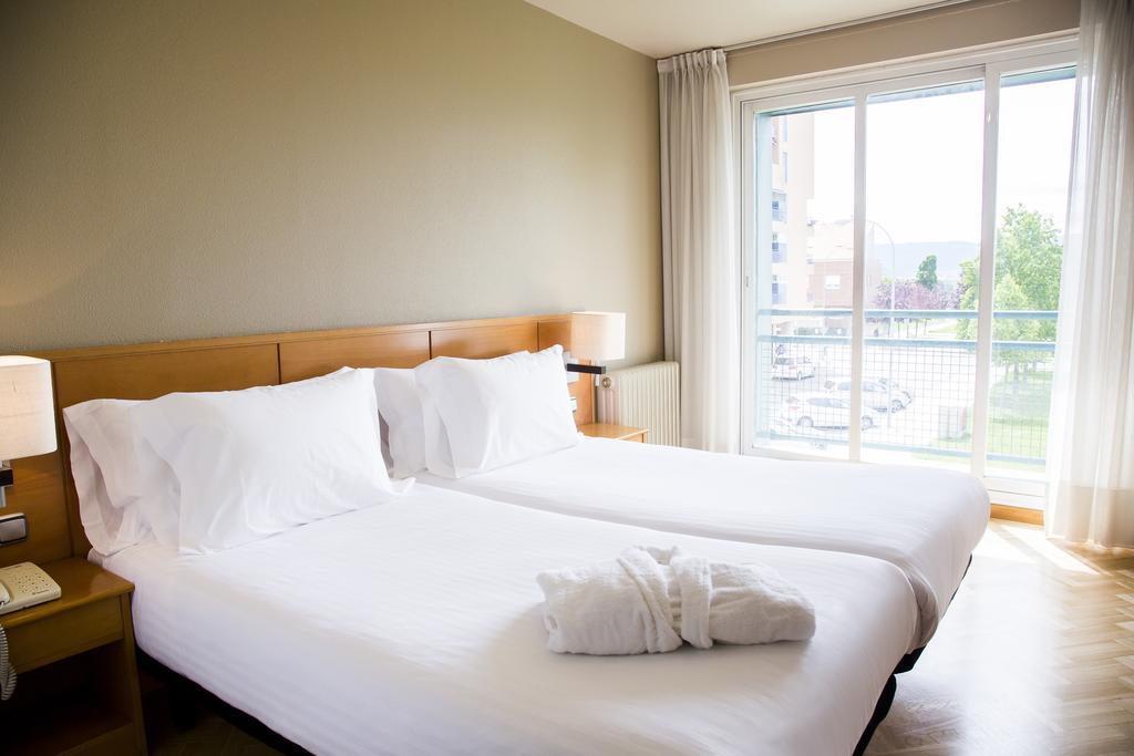 Suites Sercotel Mirasierra Pampeluna Zewnętrze zdjęcie