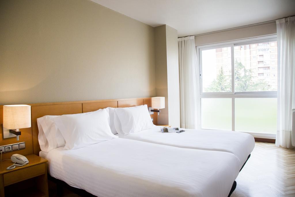 Suites Sercotel Mirasierra Pampeluna Zewnętrze zdjęcie