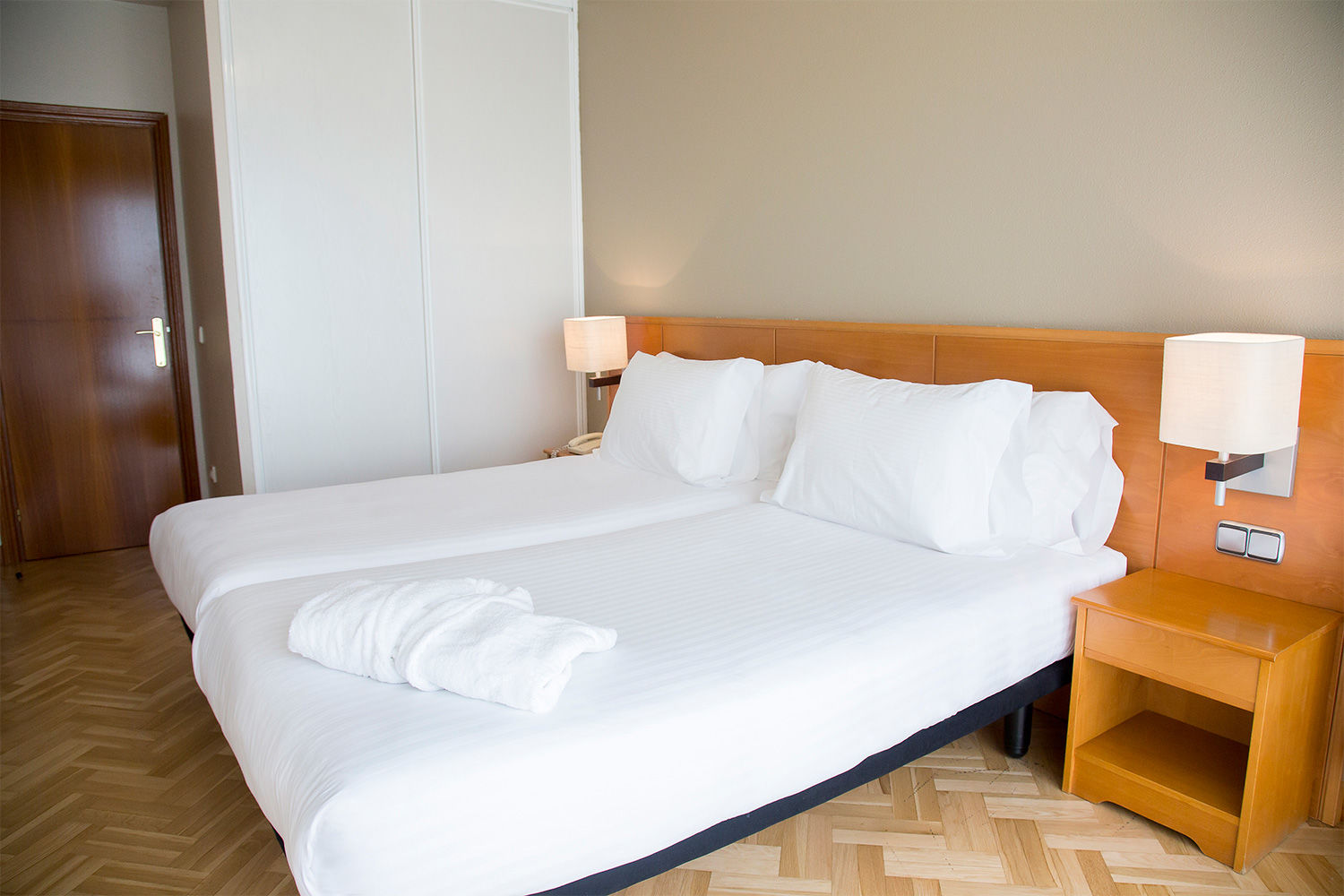 Suites Sercotel Mirasierra Pampeluna Zewnętrze zdjęcie
