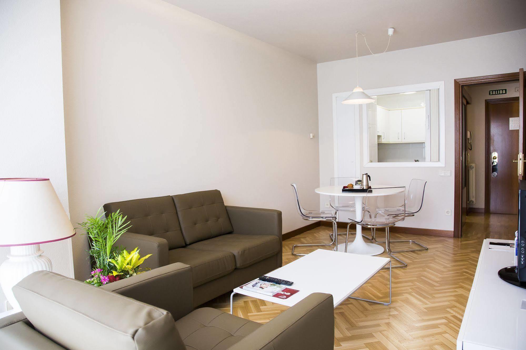 Suites Sercotel Mirasierra Pampeluna Zewnętrze zdjęcie