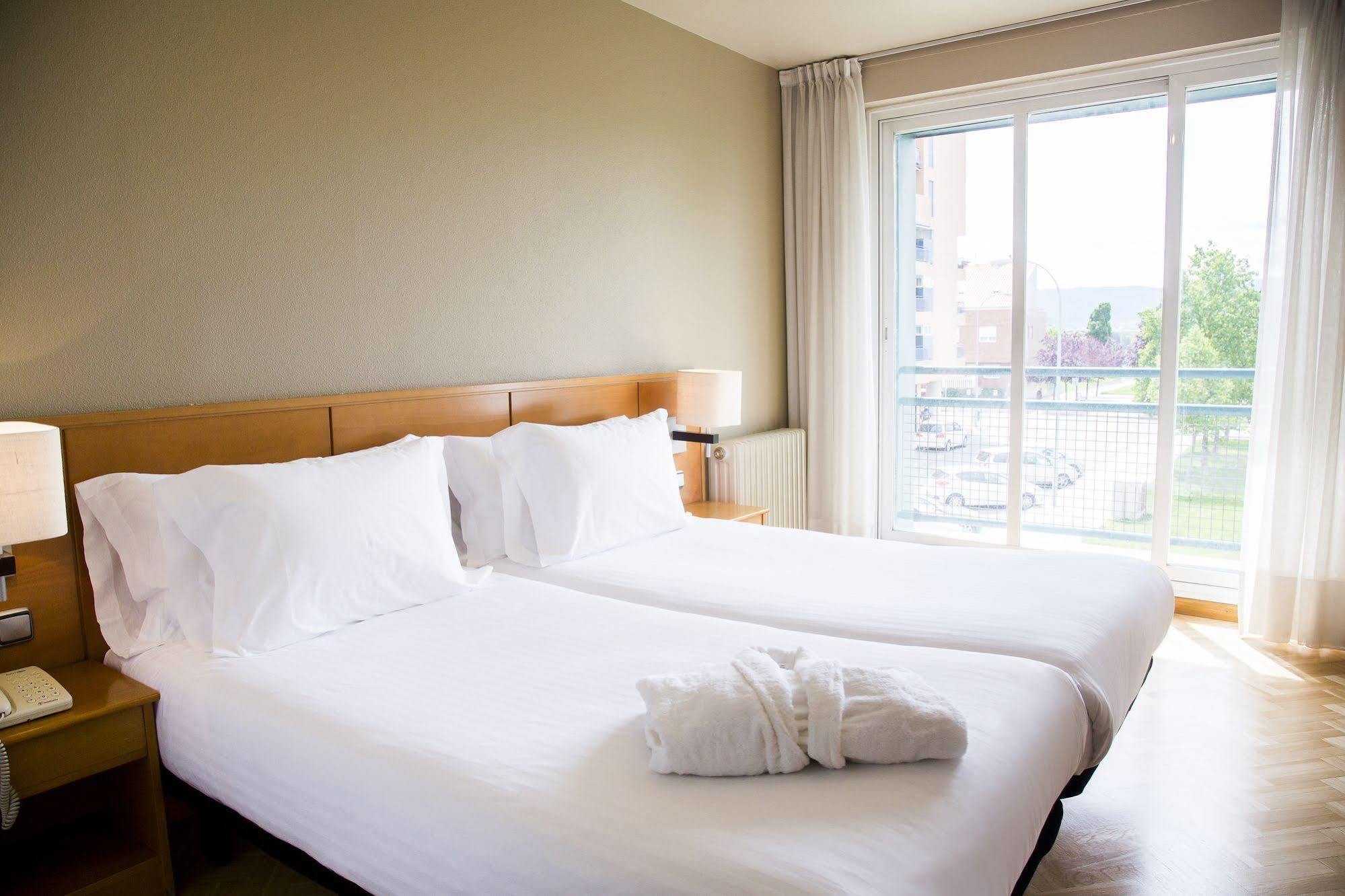 Suites Sercotel Mirasierra Pampeluna Zewnętrze zdjęcie